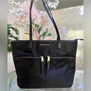 Michael Kors Kempton black tote with gold hardware EUC lots of pockets